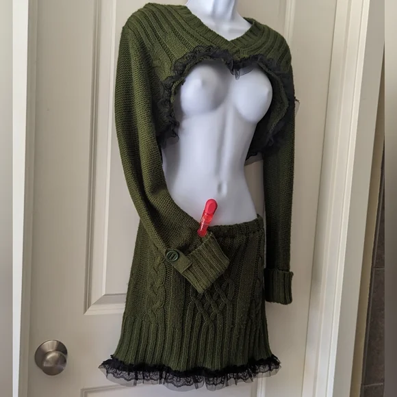 Sweater Top & Skirt Size S-M - Picture 3 of 7